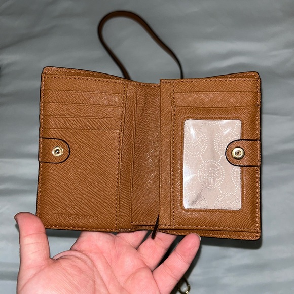 Michael Kors Handbag With Matching Wallet - Picture 6 of 10